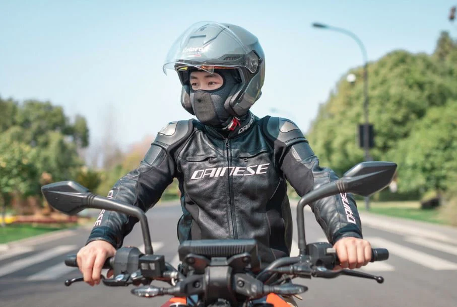 Rockbros Balaclava transpirable Motocicleta Bandana UPF50 + 3 Color Negro/ Gris/ Blanco - Imagen 8